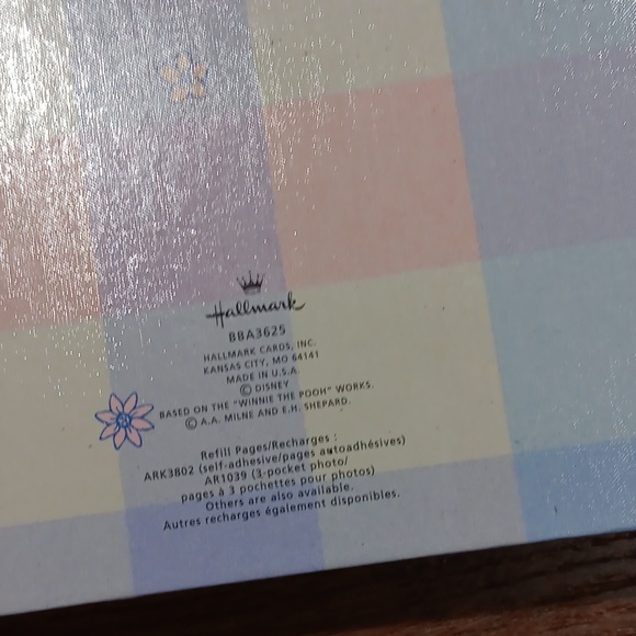 NWOT.. HALLMARK WINNIE THE POOH BABYS FIRST 5 YEARS MEMORY BOOK.. #5720 - Picture 8 of 8